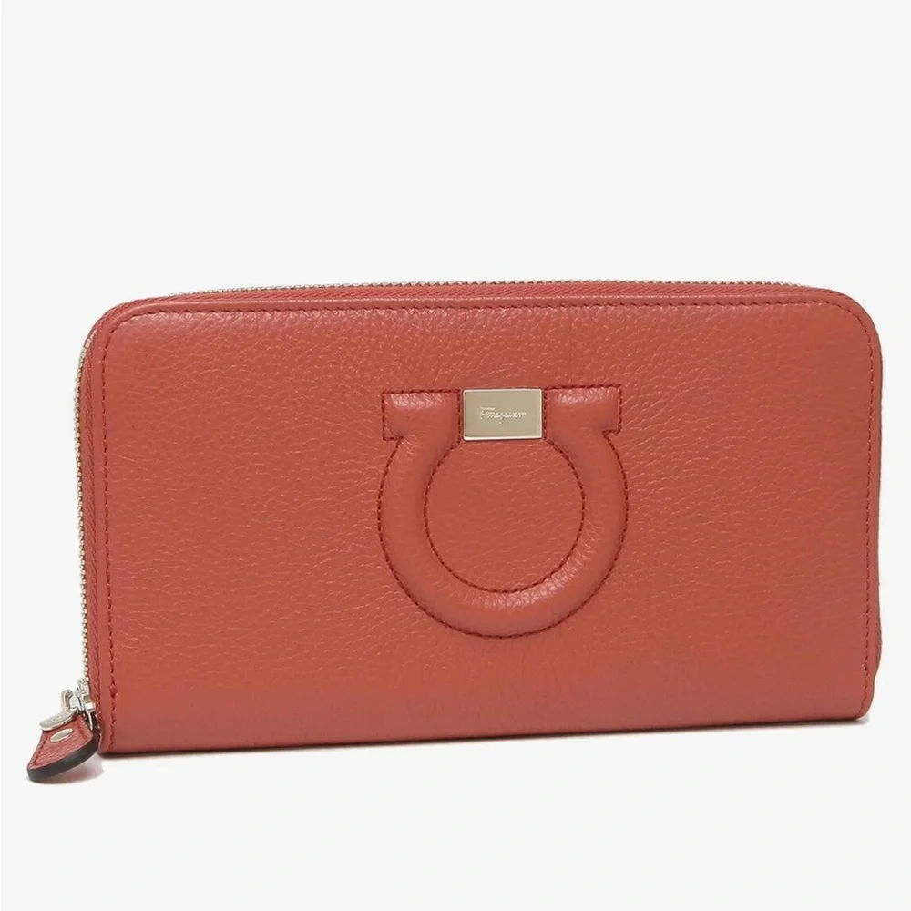 Ferragamo 22C843 Women's Long Wallet Gancho City Red Salvatore Ferragamo, red